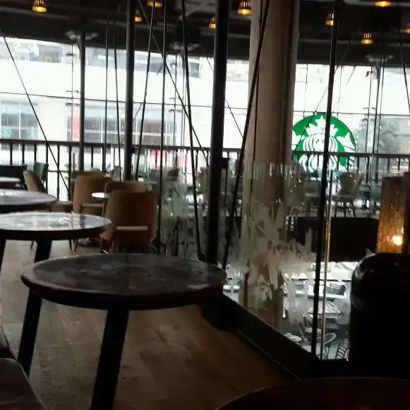 Emaar Starbucks'nin yemek ve ambiyans fotoğrafları 13