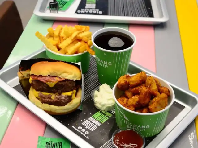 Big Bang Burger'nin yemek ve ambiyans fotoğrafları 3