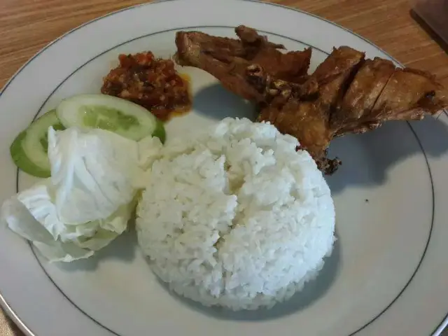 Gambar Makanan Soto Segeer Mbok Giyem 9