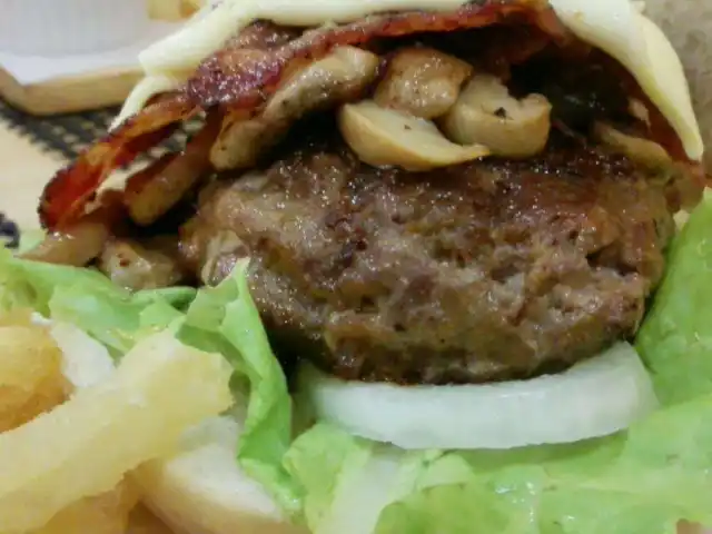 Cheddar Burst Burgers Food Photo 6