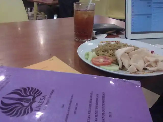 Gambar Makanan Kantin FIP Universitas Negeri Surabaya 10