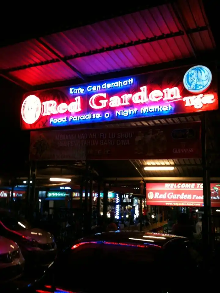 Red Garden Food Paradise & Night Market