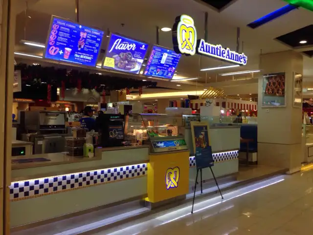 Gambar Makanan Auntie Anne's 19