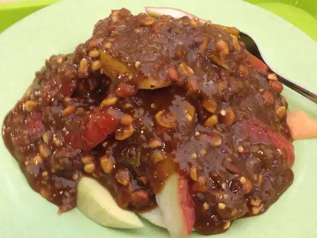 Gambar Makanan Rujak Kolam Medan 8