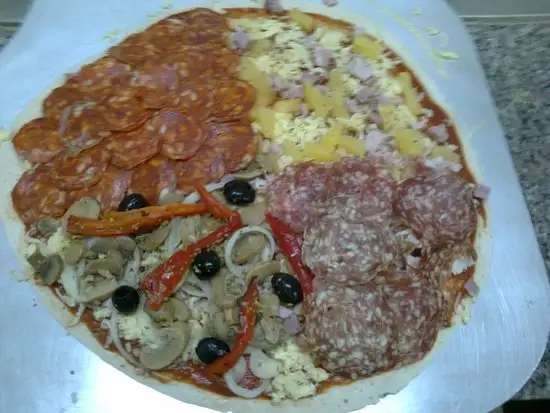 Vesuvio's Pizzeria Food Photo 2