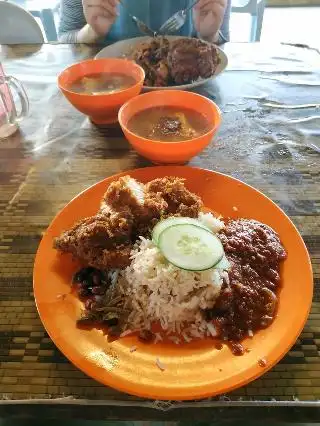 Warong Nasi Lemak Sup Tauhu Ayam Goreng (WARONG LANGKA - V)