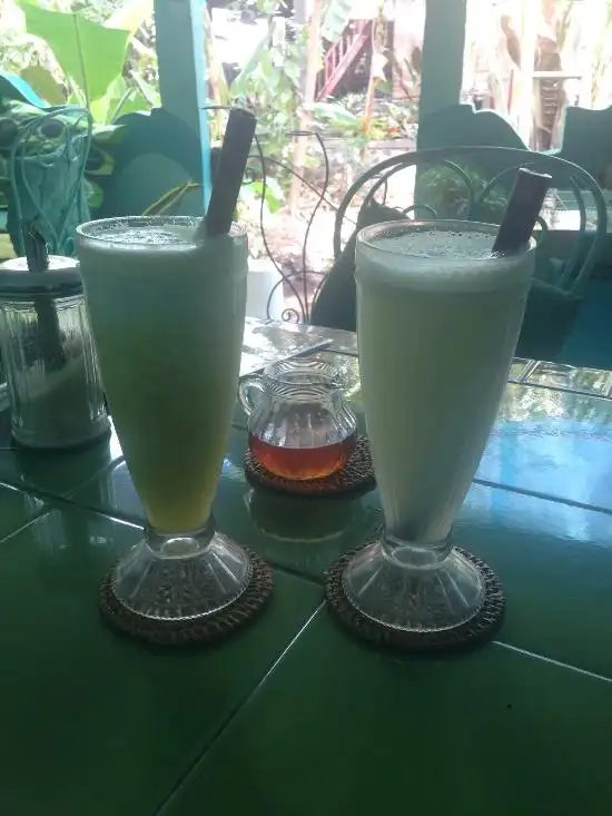 Gambar Makanan AKAR Cafe Lovina 12