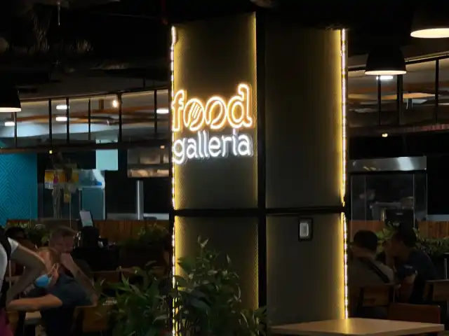 Food Court Ngurah Rai Internasional Airport