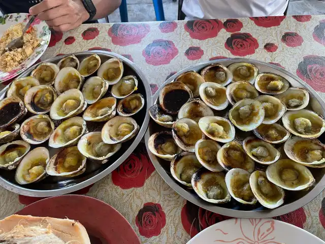 Gerai Kak Tini Kelapa Dan Panggang Lokan Food Photo 11