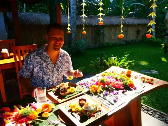 Gambar Makanan Warung Umah Bali 18