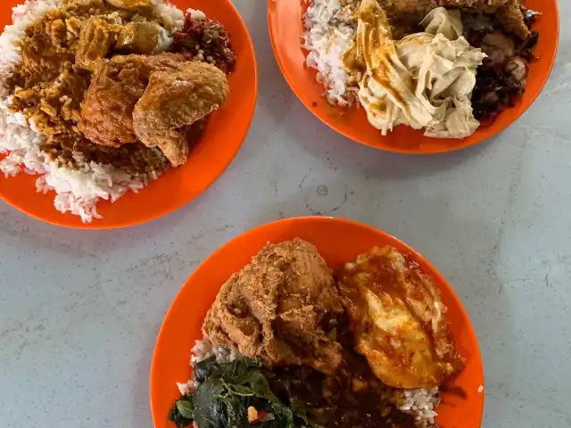 Kedai Nasi Campur Permai (Bumbung Kuning) Food Photo 2