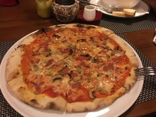 Gambar Makanan Oasi Italian Pizza & Bungalows 17