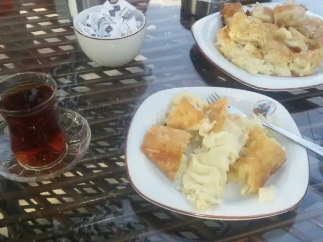 tarihi sarıyer börek'nin yemek ve ambiyans fotoğrafları 3