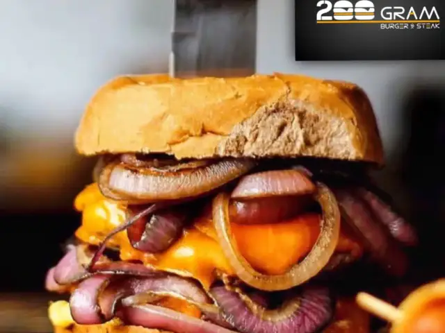 Burger & Sausage 200 Gram'nin yemek ve ambiyans fotoğrafları 2
