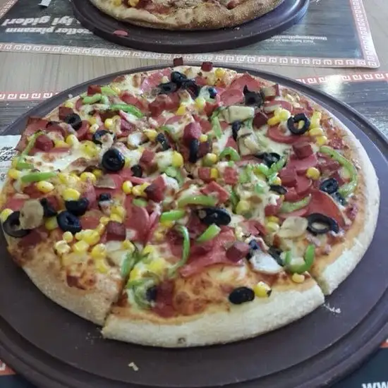 Little Caesars Pizza'nin yemek ve ambiyans fotoğrafları 1