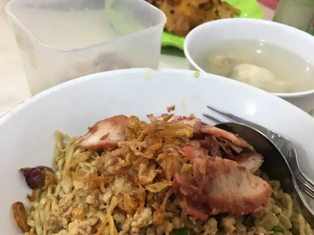 Gambar Makanan Ernie Mie Siram dan Jajanan Pasar 5