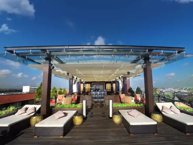 Gambar Makanan The 18th Rooftop Bar - The Trans Resort Bali 5