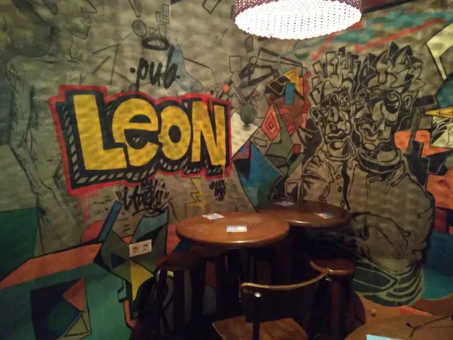 Leon Pub'nin yemek ve ambiyans fotoğrafları 7