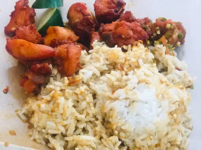 Nasi Ayam Cincang Goreng Berempah (Nasi Kak Long)