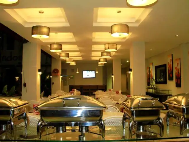 Gambar Makanan Kareba Cafe - Hotel Losari 3