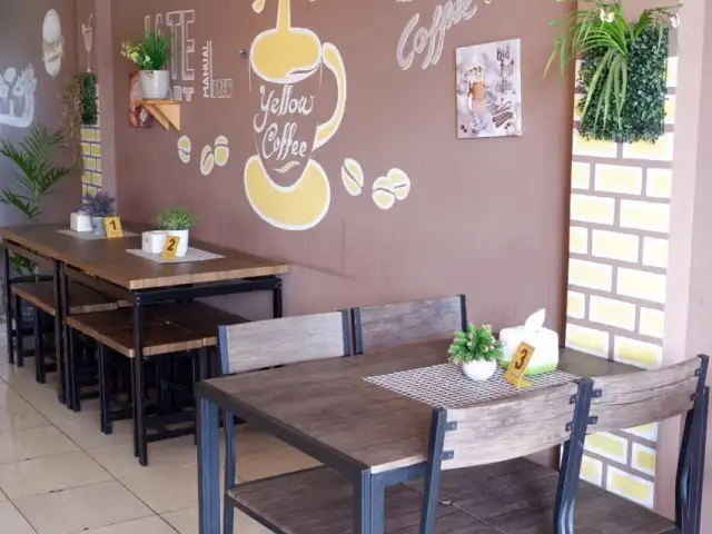 Gambar Makanan Yellow Cafe Coffee & Eatery 4