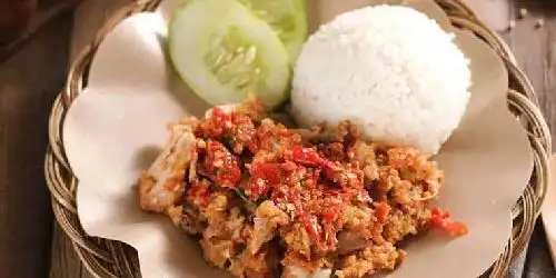 Ayam Geprek Fillet, Samping Alfamart