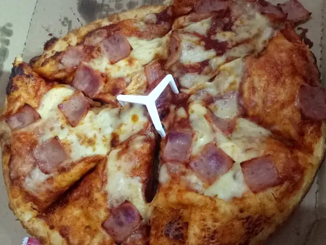 Gambar Makanan Domino's Pizza 2