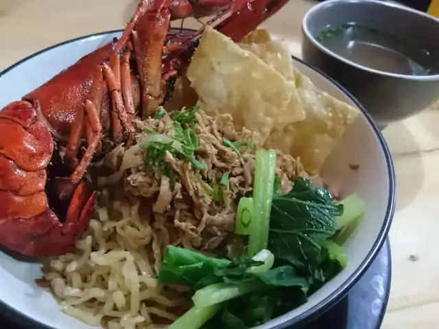 Gambar Makanan Mie Lobster 12