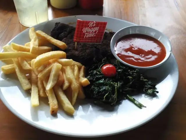 Gambar Makanan Steak Hotel by Holycow! #TKP Benhil 6