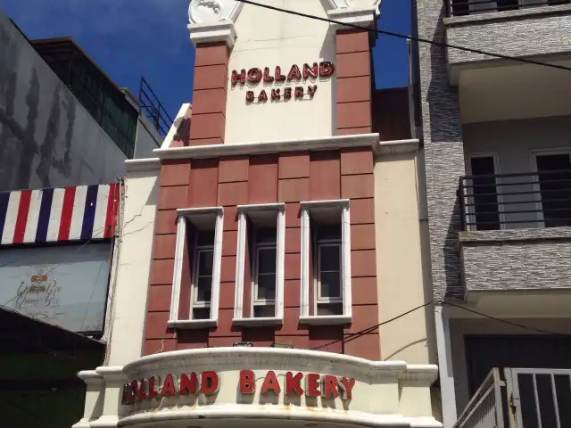 Gambar Makanan Holland Bakery 10