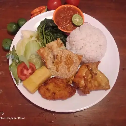 Gambar Makanan Nasi Tempong Penyetan Mbak Nur-Renon, Denpasar Selatan/Denpasar. 4