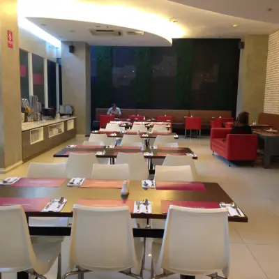 Lime Resto - Favehotel Tanah Abang