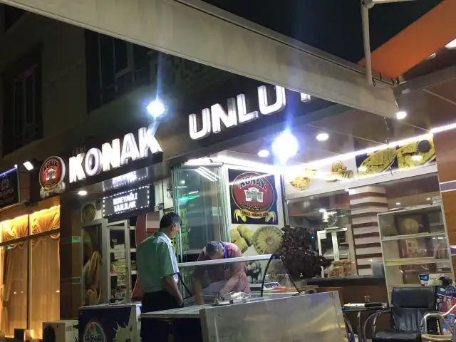 Yeni Konak Unlu Mamülleri'nin yemek ve ambiyans fotoğrafları 5