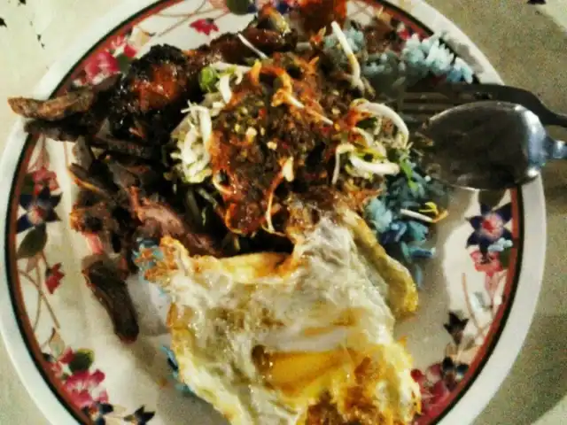Nasi Kerabu Ayam Panggang Food Photo 1