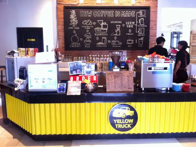 Gambar Makanan Yellow Truck Coffee 9