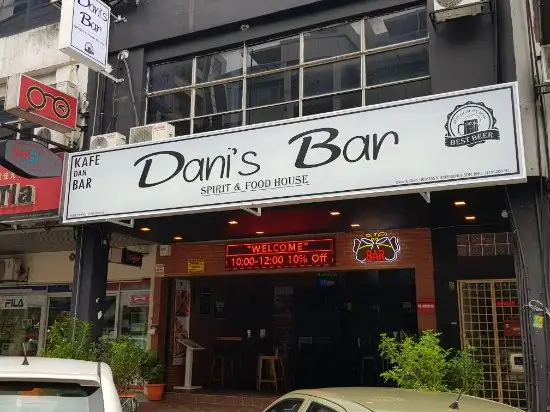 Dani's Bar Food Photo 1