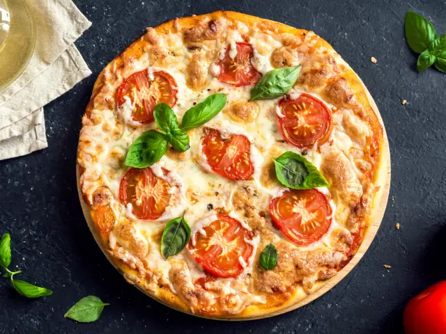 Italy Pizza'nin yemek ve ambiyans fotoğrafları 1