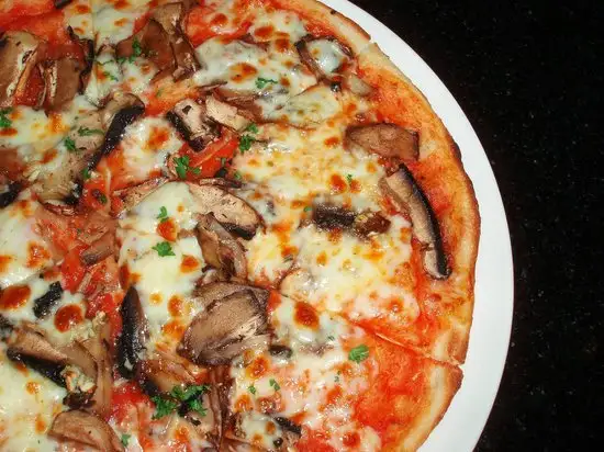 Gambar Makanan Pizza Marzano 4