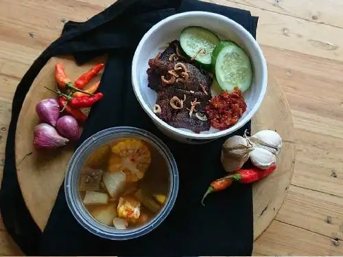 Warung Emak Gue Nasi kompres, ayam penyet sambel ijo