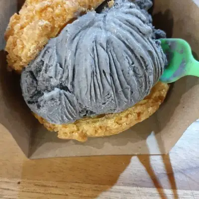 Hokkaido Ice Cream Puff