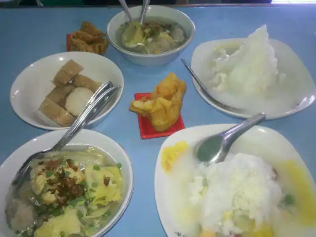 Gambar Makanan Bakso dan Es Campur Miroso 15