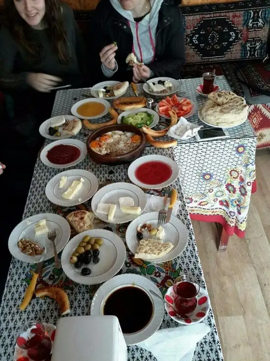 Kahyaoğlu Gözleme ve Kahvaltı Salonu'nin yemek ve ambiyans fotoğrafları 2