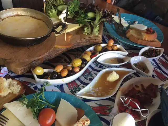 Ayanoğlu Tarz-i Kahvaltı'nin yemek ve ambiyans fotoğrafları 16