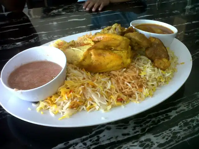 Hadramout Paradise River Front Food Photo 1