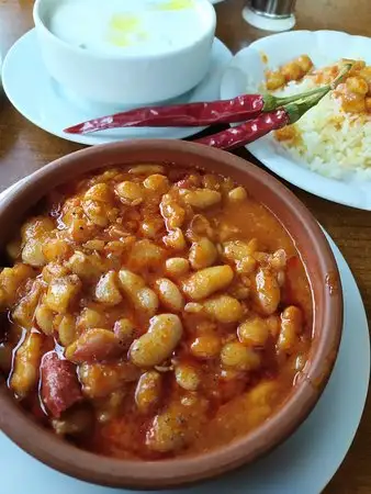 Güveç Lezzet Evi'nin yemek ve ambiyans fotoğrafları 1