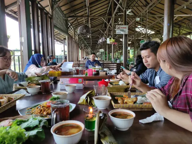 Gambar Makanan Saung Kuring Sundanese Restaurant 63