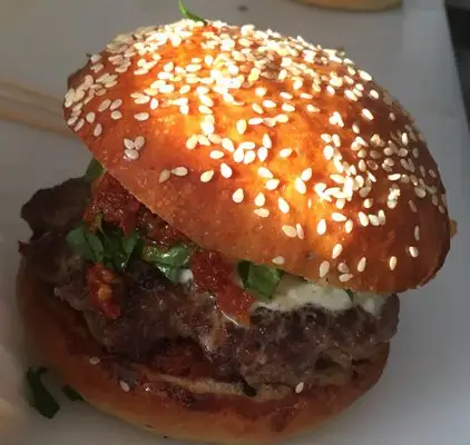 Köf-T Gurme Burger'nin yemek ve ambiyans fotoğrafları 3