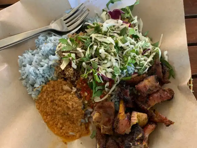 Nasi Kerabu Abe Zi