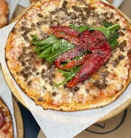 Pizza Locale'nin yemek ve ambiyans fotoğrafları 1