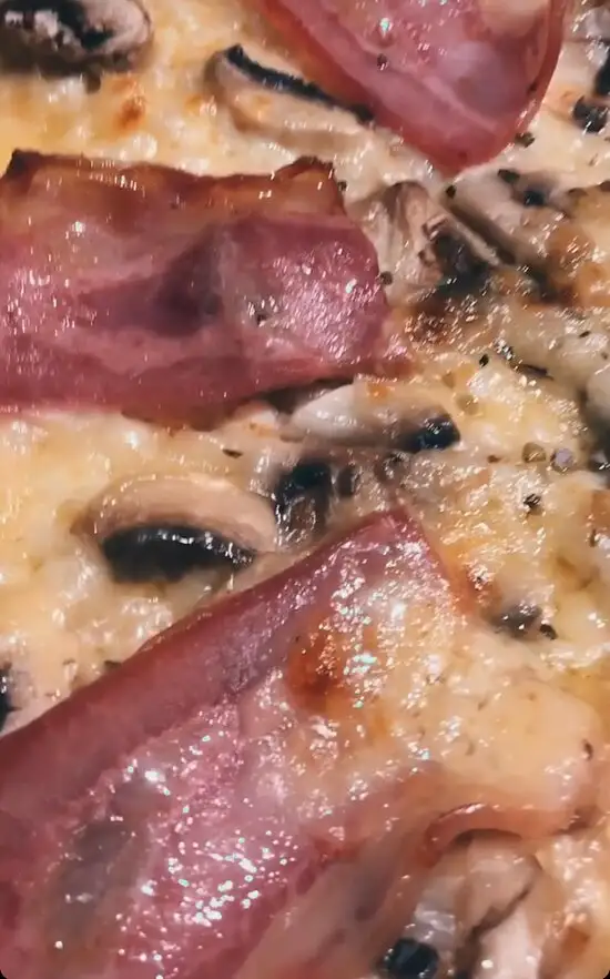 Gambar Makanan Luca`s Pizza Seminyak 13